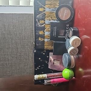 NEW makeup bundle with 2 bags! Saint Luxe, Bare Minerals, Pacifica and m…